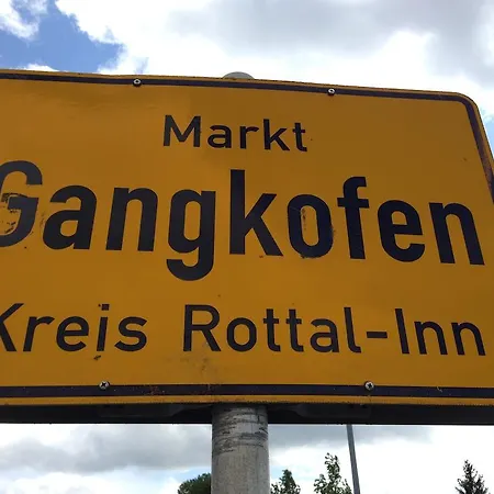 Am Marktplatz فندق Gangkofen